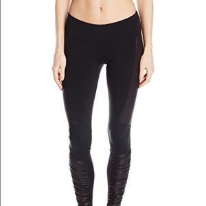 Alo Yoga Black Runway Leggings